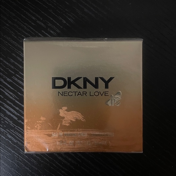 DKNY Nectar Love Perfume - Picture 1 of 2